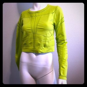 Fabletics Cropped Long Sleeve Top